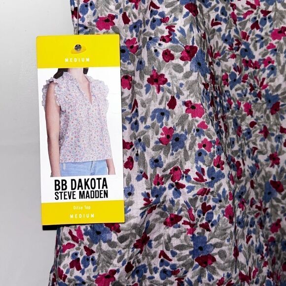 NWT BB Dakota Steve Madden Pink & Blue Floral Sleeveless Ditsy Top- Size Medium - Picture 9 of 10